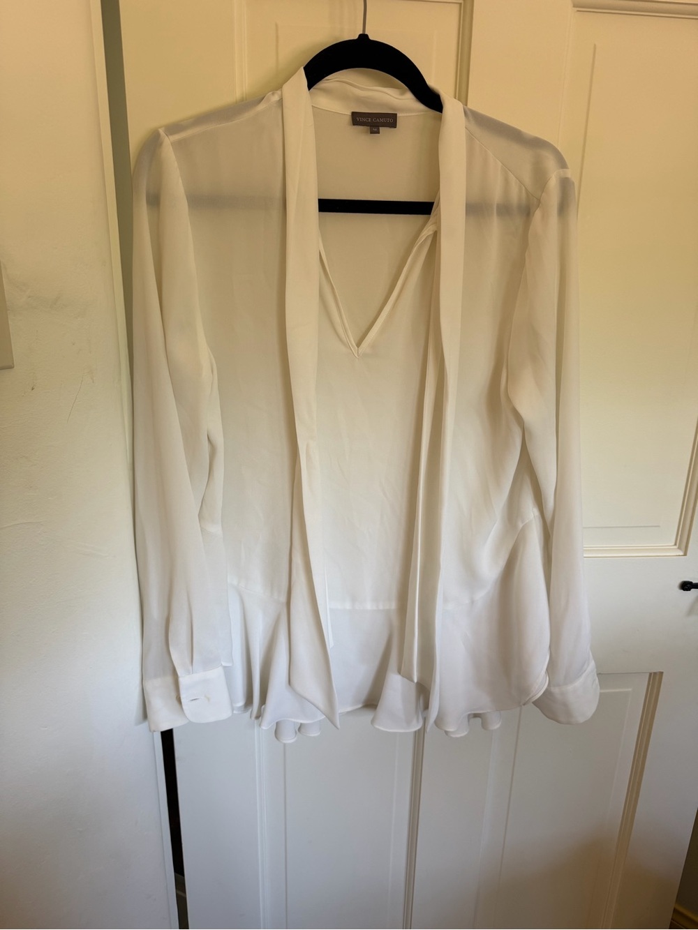 Vince Camuto White Tie-Neck Long Sleeve Blouse Size Medium